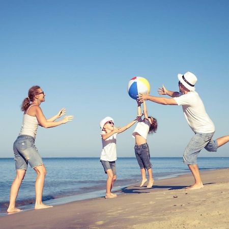 Blue Dolphin Holiday Park Gristhorpe Eksteriør bilde