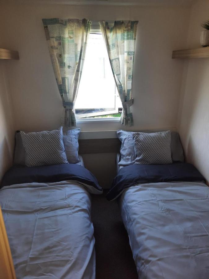 Blue Dolphin Holiday Park Gristhorpe Eksteriør bilde
